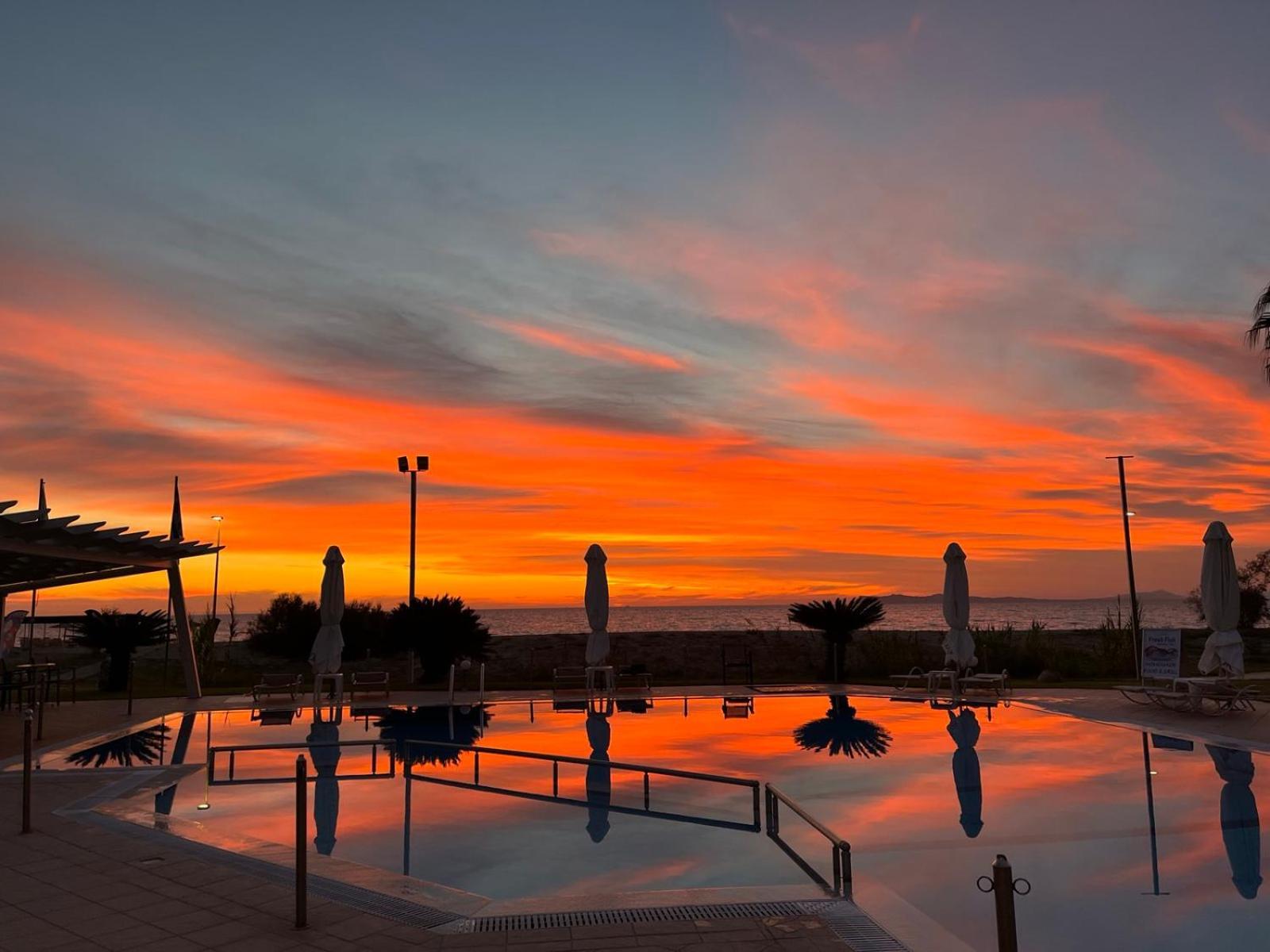 Coralli Hotel Perdika  Exteriér fotografie